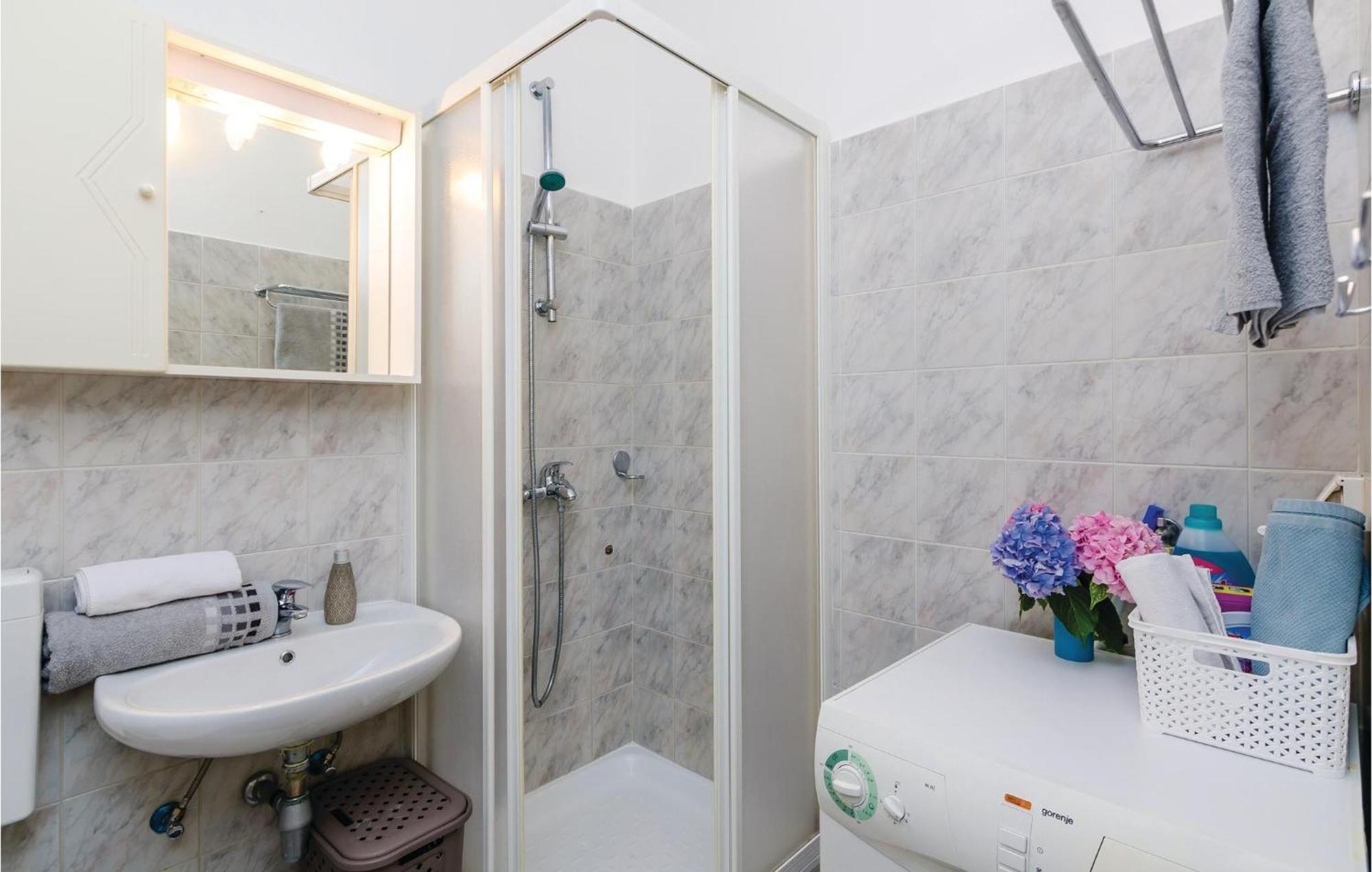 Pet Friendly Apartment In Bosanka With Kitchen Dubrovnik Exterior photo