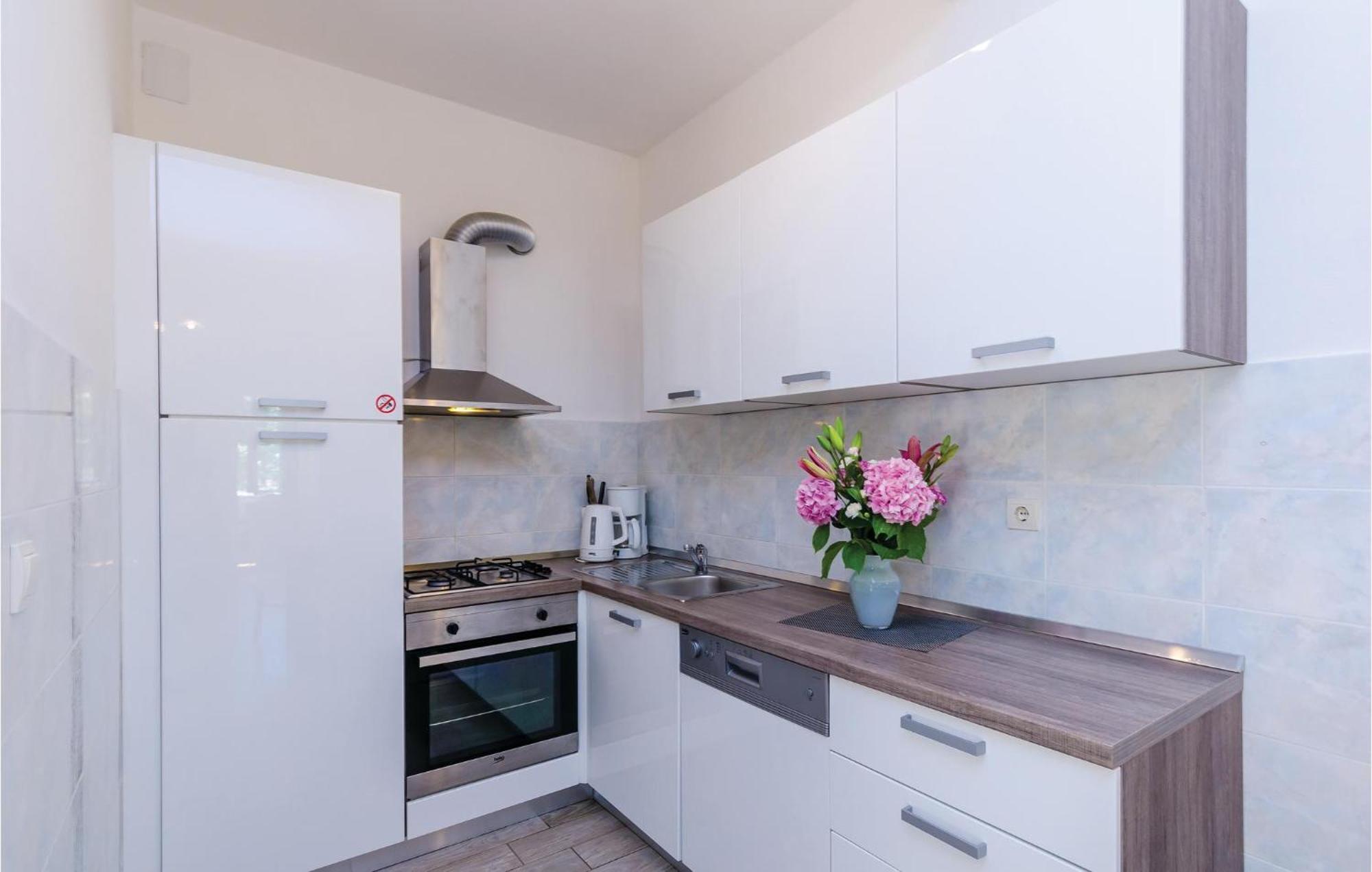 Pet Friendly Apartment In Bosanka With Kitchen Dubrovnik Exterior photo